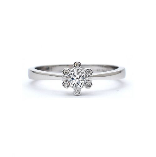 White gold engagement ring with diamonds 0.30 ct