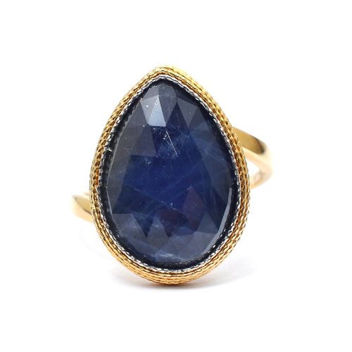 Yellow gold ring with lapis