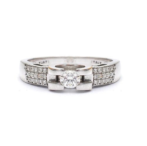 White gold engagement ring with diamonds 0.28 ct
