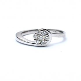 White gold ring with diamonds 0.22 ct