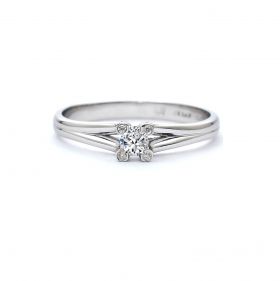 Годежен пръстен от бяло злато с диамант 0.10 ct