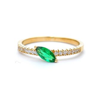 Yellow gold ring with green agate and zircons