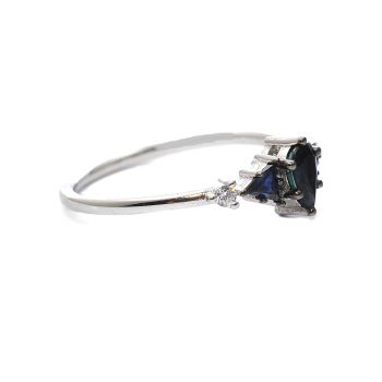 White gold ring with diamonds 0.08 ct and sapphyre 0.40 ct