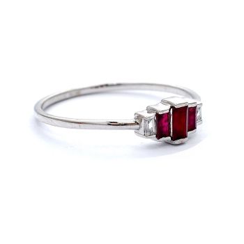 White gold ring with diamond 0.04 ct and ruby 0.31 ct